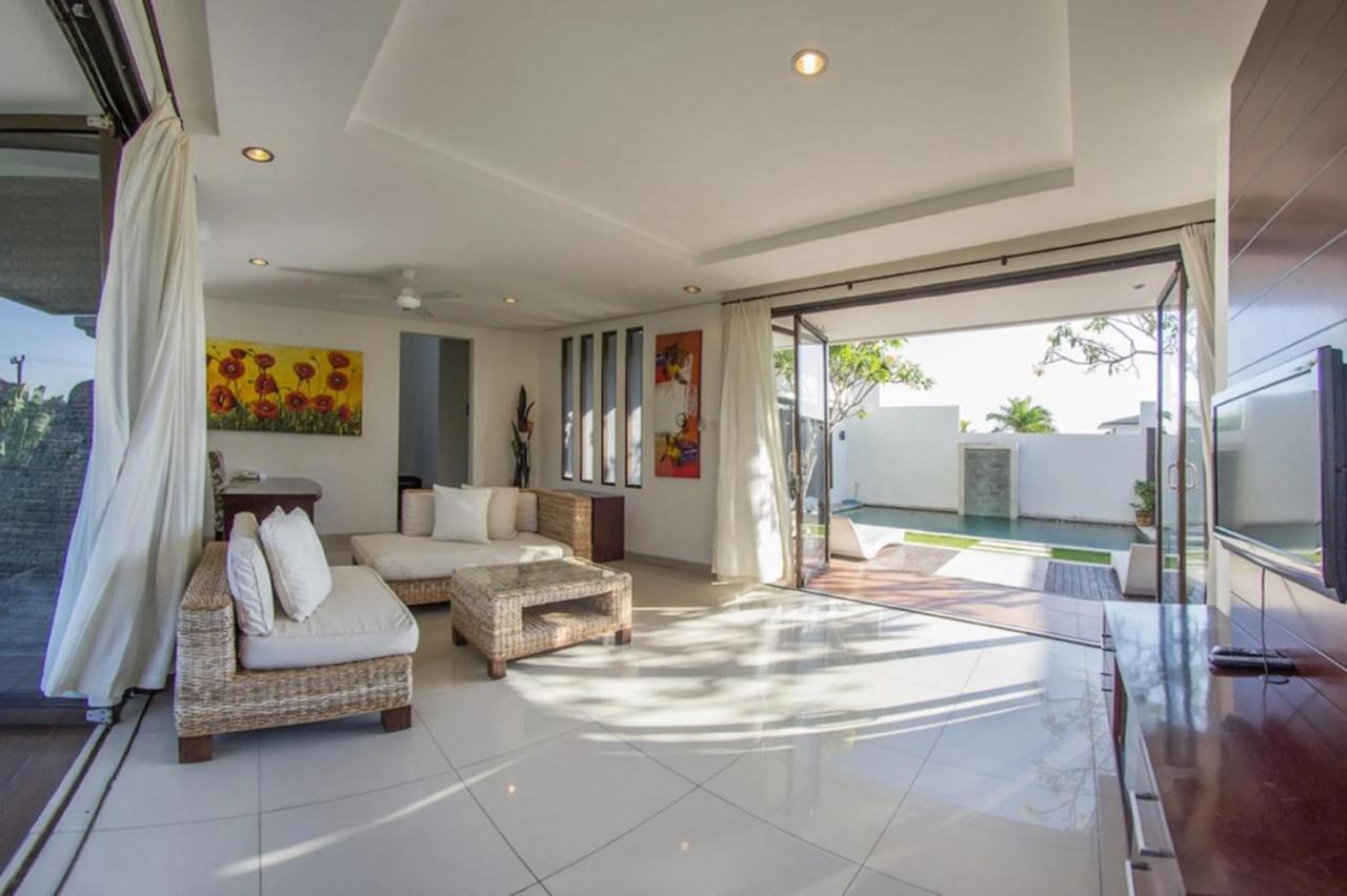 Villa Uma Girasole Canggu Exterior foto