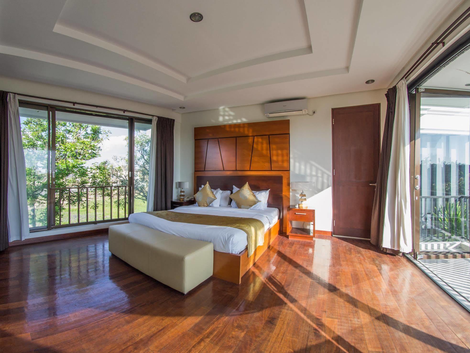 Villa Uma Girasole Canggu Exterior foto